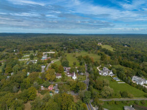 Round_Hill_Historic_District_Greenwich