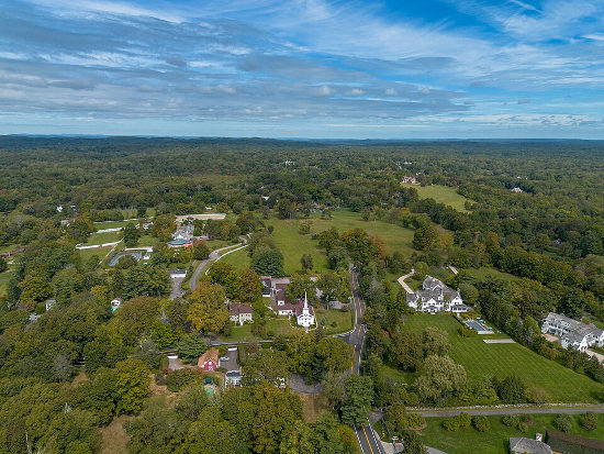 Round_Hill_Historic_District_Greenwich